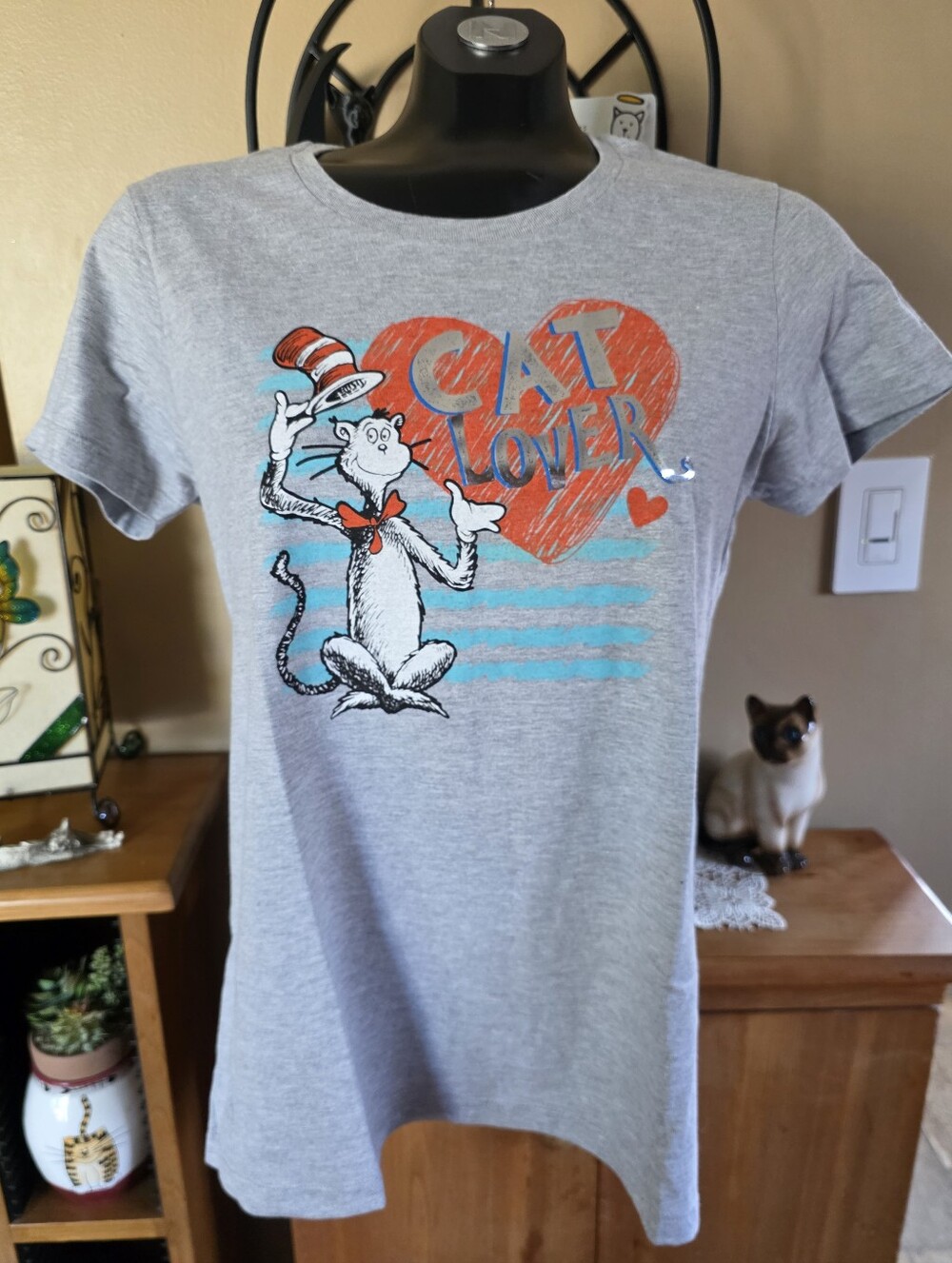 🆕️Universal Studios 'Cat Lover' Graphic Cat In The Hat Ladies Heather T-Shirt